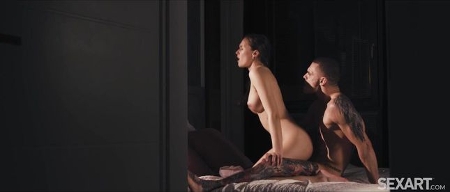 Порно видео Чешка с утра пораньше громко стонет от траха в вагину