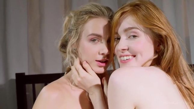 Порно видео Нежные порноактрисы балуют друг друга язычками