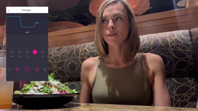 Порно видео Serenity Cox кончает от вибратора прямо в кафе