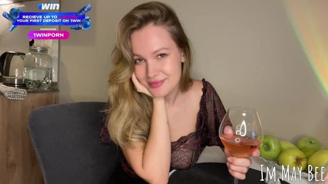 Порно видео Im May Bee играется с дилдо под конец романтического вечера