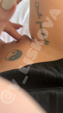 Порно видео Liskova снимает мастурбацию на телефон